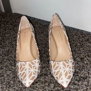Antonio Melani Geometric white/tan pumps